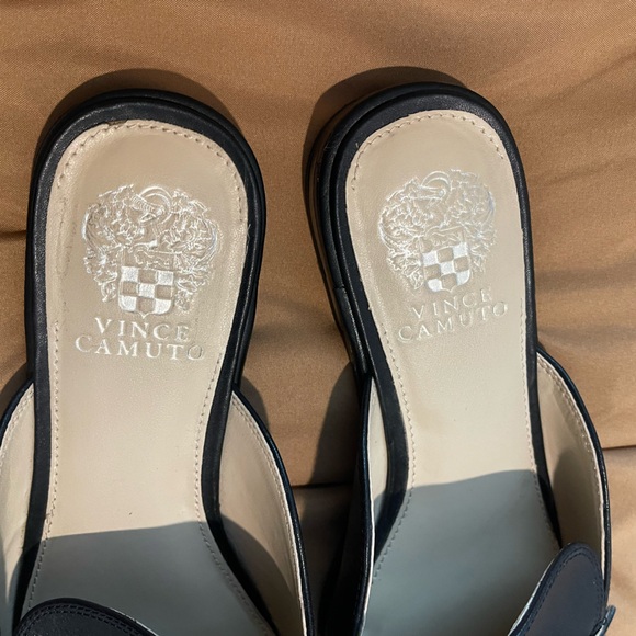 Vintage Vince Camuto Old Money Black Leather W/ Gold Buckle Loafer Size 9.5 - Picture 4 of 12